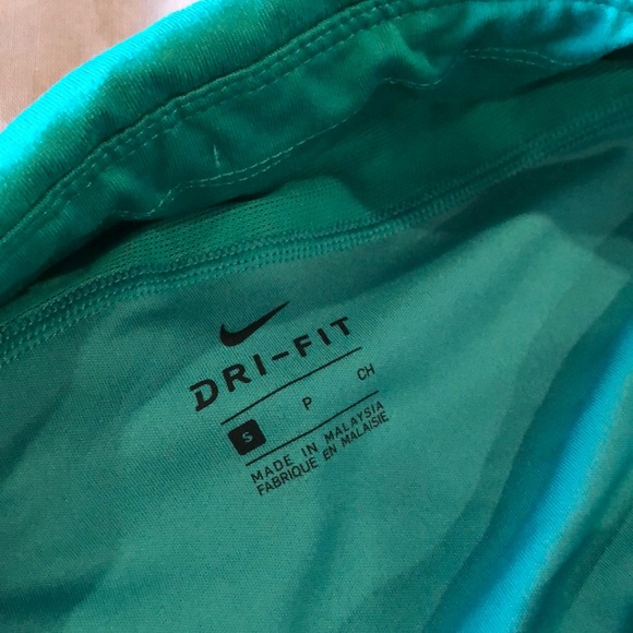 Nike Running Shorts - Picture 2 of 4